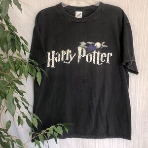 HARRY POTTER HOGWARTS size L black signature logo Hogwarts Castle t-shirt